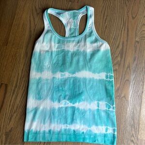 Lululemon tank